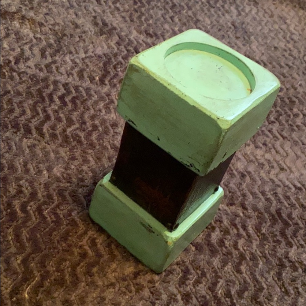 Candle holder